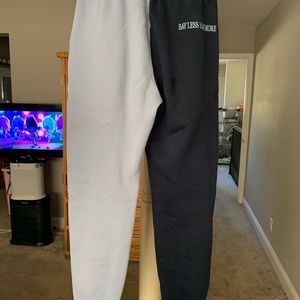 SAY LESS MEAN MORE Sweatpants Mayfair